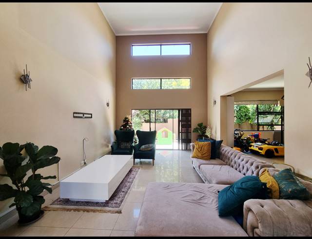3 BEDROOM TOWNHOUSE TO LET IN PAULSHOF